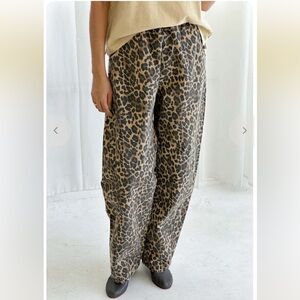 Le Bon Shoppe Leopard arc Women's Pants M long inseam!